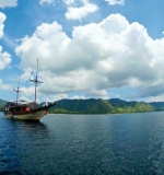 Komodo Island and the boat2